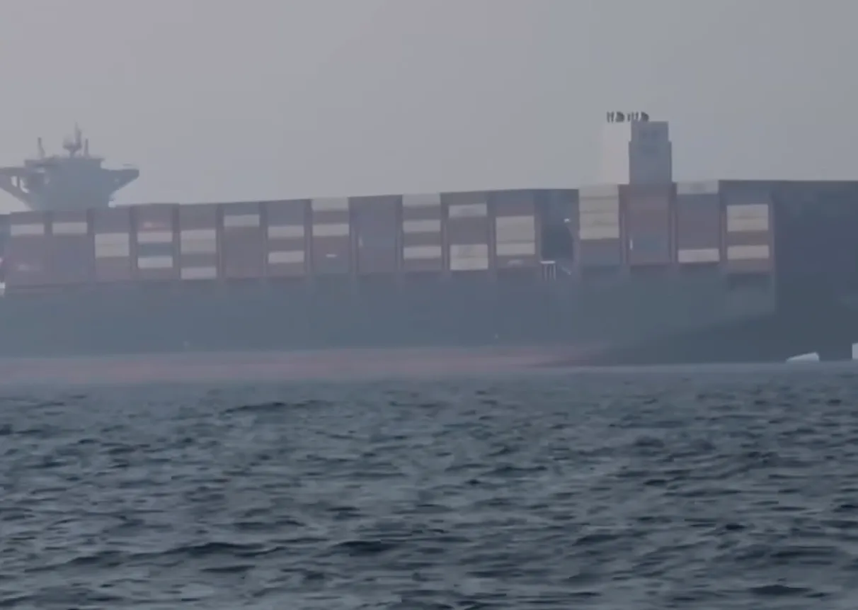 Ilustrasi kapal tanker minyak di laut